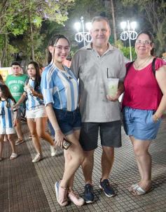 Foto de la galería: Posadas Mágica: La Mosca hizo estallar el fervor mundialista en la capital misionera