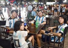 Foto de la galería: Posadas Mágica: La Mosca hizo estallar el fervor mundialista en la capital misionera