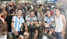 Foto de la galería: Posadas Mágica: La Mosca hizo estallar el fervor mundialista en la capital misionera