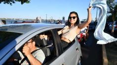 Foto de la galería: Con el pase a la final el sentimiento albiceleste desbordó los festejos de la hinchada posadeña