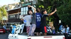 Foto de la galería: Con el pase a la final el sentimiento albiceleste desbordó los festejos de la hinchada posadeña