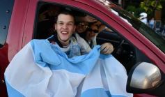 Foto de la galería: Con el pase a la final el sentimiento albiceleste desbordó los festejos de la hinchada posadeña