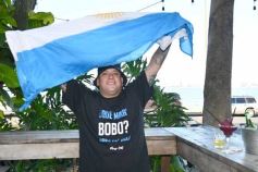 Foto de la galería: Con el pase a la final el sentimiento albiceleste desbordó los festejos de la hinchada posadeña