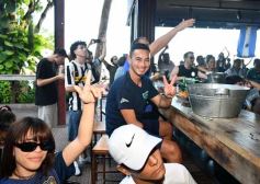 Foto de la galería: Con el pase a la final el sentimiento albiceleste desbordó los festejos de la hinchada posadeña