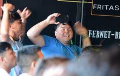 Foto de la galería: Con el pase a la final el sentimiento albiceleste desbordó los festejos de la hinchada posadeña