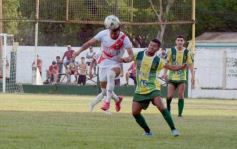 Foto de la galería: Regional Amateur: La Franja cayó en Villa Cabello pero clasificó a semifinales