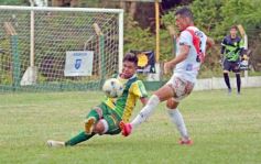 Foto de la galería: Regional Amateur: La Franja cayó en Villa Cabello pero clasificó a semifinales