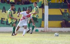 Foto de la galería: Regional Amateur: La Franja cayó en Villa Cabello pero clasificó a semifinales