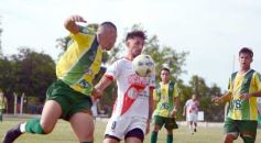 Foto de la galería: Regional Amateur: La Franja cayó en Villa Cabello pero clasificó a semifinales