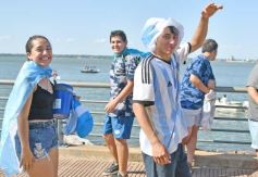 Foto de la galería: Al grito de Campeón: la fiesta popular se adueñó de Posadas en la consagración de la Albiceleste