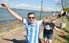 Foto de la galería: Al grito de Campeón: la fiesta popular se adueñó de Posadas en la consagración de la Albiceleste