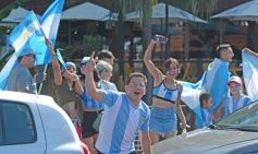 Foto de la galería: Al grito de Campeón: la fiesta popular se adueñó de Posadas en la consagración de la Albiceleste