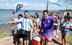 Foto de la galería: Al grito de Campeón: la fiesta popular se adueñó de Posadas en la consagración de la Albiceleste