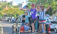 Foto de la galería: Al grito de Campeón: la fiesta popular se adueñó de Posadas en la consagración de la Albiceleste