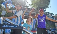 Foto de la galería: Al grito de Campeón: la fiesta popular se adueñó de Posadas en la consagración de la Albiceleste