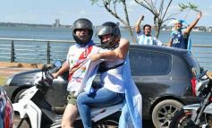 Foto de la galería: Al grito de Campeón: la fiesta popular se adueñó de Posadas en la consagración de la Albiceleste