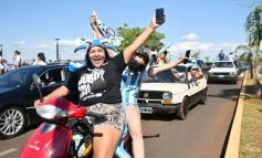 Foto de la galería: Al grito de Campeón: la fiesta popular se adueñó de Posadas en la consagración de la Albiceleste