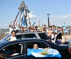 Foto de la galería: Al grito de Campeón: la fiesta popular se adueñó de Posadas en la consagración de la Albiceleste
