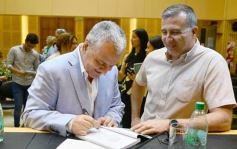 Foto de la galería: Construcción Política y Gestión Farmacéutica: el periodista Manuel Sotelo presentó su primer libro en la Legislatura