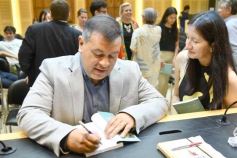 Foto de la galería: Construcción Política y Gestión Farmacéutica: el periodista Manuel Sotelo presentó su primer libro en la Legislatura