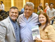Foto de la galería: Construcción Política y Gestión Farmacéutica: el periodista Manuel Sotelo presentó su primer libro en la Legislatura