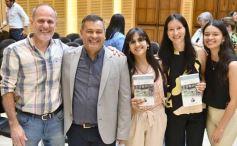 Foto de la galería: Construcción Política y Gestión Farmacéutica: el periodista Manuel Sotelo presentó su primer libro en la Legislatura