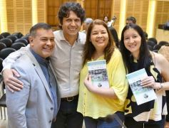 Foto de la galería: Construcción Política y Gestión Farmacéutica: el periodista Manuel Sotelo presentó su primer libro en la Legislatura