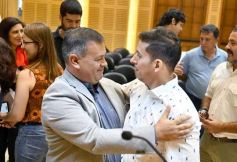 Foto de la galería: Construcción Política y Gestión Farmacéutica: el periodista Manuel Sotelo presentó su primer libro en la Legislatura