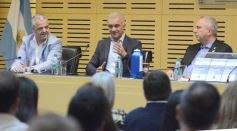 Foto de la galería: Construcción Política y Gestión Farmacéutica: el periodista Manuel Sotelo presentó su primer libro en la Legislatura