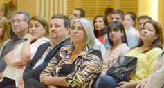 Foto de la galería: Construcción Política y Gestión Farmacéutica: el periodista Manuel Sotelo presentó su primer libro en la Legislatura