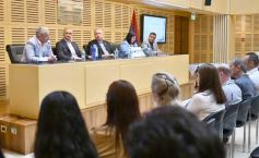 Foto de la galería: Construcción Política y Gestión Farmacéutica: el periodista Manuel Sotelo presentó su primer libro en la Legislatura