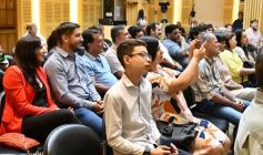 Foto de la galería: Construcción Política y Gestión Farmacéutica: el periodista Manuel Sotelo presentó su primer libro en la Legislatura