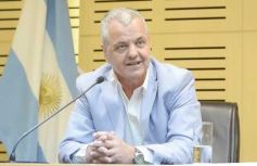 Foto de la galería: Construcción Política y Gestión Farmacéutica: el periodista Manuel Sotelo presentó su primer libro en la Legislatura