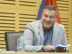 Foto de la galería: Construcción Política y Gestión Farmacéutica: el periodista Manuel Sotelo presentó su primer libro en la Legislatura