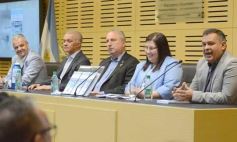 Foto de la galería: Construcción Política y Gestión Farmacéutica: el periodista Manuel Sotelo presentó su primer libro en la Legislatura