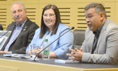 Foto de la galería: Construcción Política y Gestión Farmacéutica: el periodista Manuel Sotelo presentó su primer libro en la Legislatura