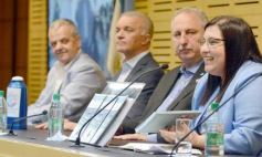 Foto de la galería: Construcción Política y Gestión Farmacéutica: el periodista Manuel Sotelo presentó su primer libro en la Legislatura