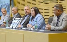 Foto de la galería: Construcción Política y Gestión Farmacéutica: el periodista Manuel Sotelo presentó su primer libro en la Legislatura