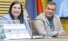 Foto de la galería: Construcción Política y Gestión Farmacéutica: el periodista Manuel Sotelo presentó su primer libro en la Legislatura