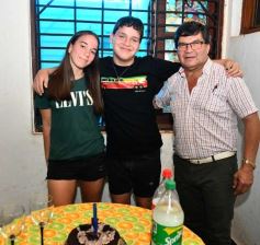 Foto de la galería: Con festejo sorpresa en casa, Guido Fariña recibió sus felices 15 años