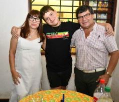 Foto de la galería: Con festejo sorpresa en casa, Guido Fariña recibió sus felices 15 años