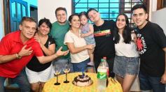 Foto de la galería: Con festejo sorpresa en casa, Guido Fariña recibió sus felices 15 años