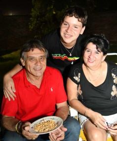 Foto de la galería: Con festejo sorpresa en casa, Guido Fariña recibió sus felices 15 años