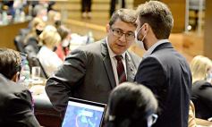 Sixto Fotografías. Sociedad. Cámara de Diputados - Legislatura Provincial: sanción de leyes en salud, producción y medio ambiente