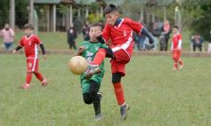 Sixto Fotografías. Deportes. Liga Posadeña-Inferiores - El Brete se coronó en lo más alto del fútbol infantil posadeño