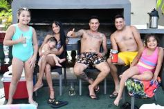 Foto de la galería: Temporada de piletas: para muchos el primer día del año se disfrutó a pleno en el Club del IPLyC