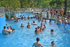 Foto de la galería: Temporada de piletas: para muchos el primer día del año se disfrutó a pleno en el Club del IPLyC