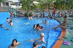 Foto de la galería: Temporada de piletas: para muchos el primer día del año se disfrutó a pleno en el Club del IPLyC