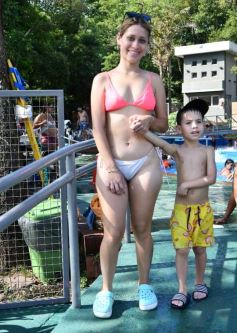 Foto de la galería: Temporada de piletas: para muchos el primer día del año se disfrutó a pleno en el Club del IPLyC