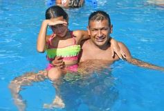 Foto de la galería: Temporada de piletas: para muchos el primer día del año se disfrutó a pleno en el Club del IPLyC